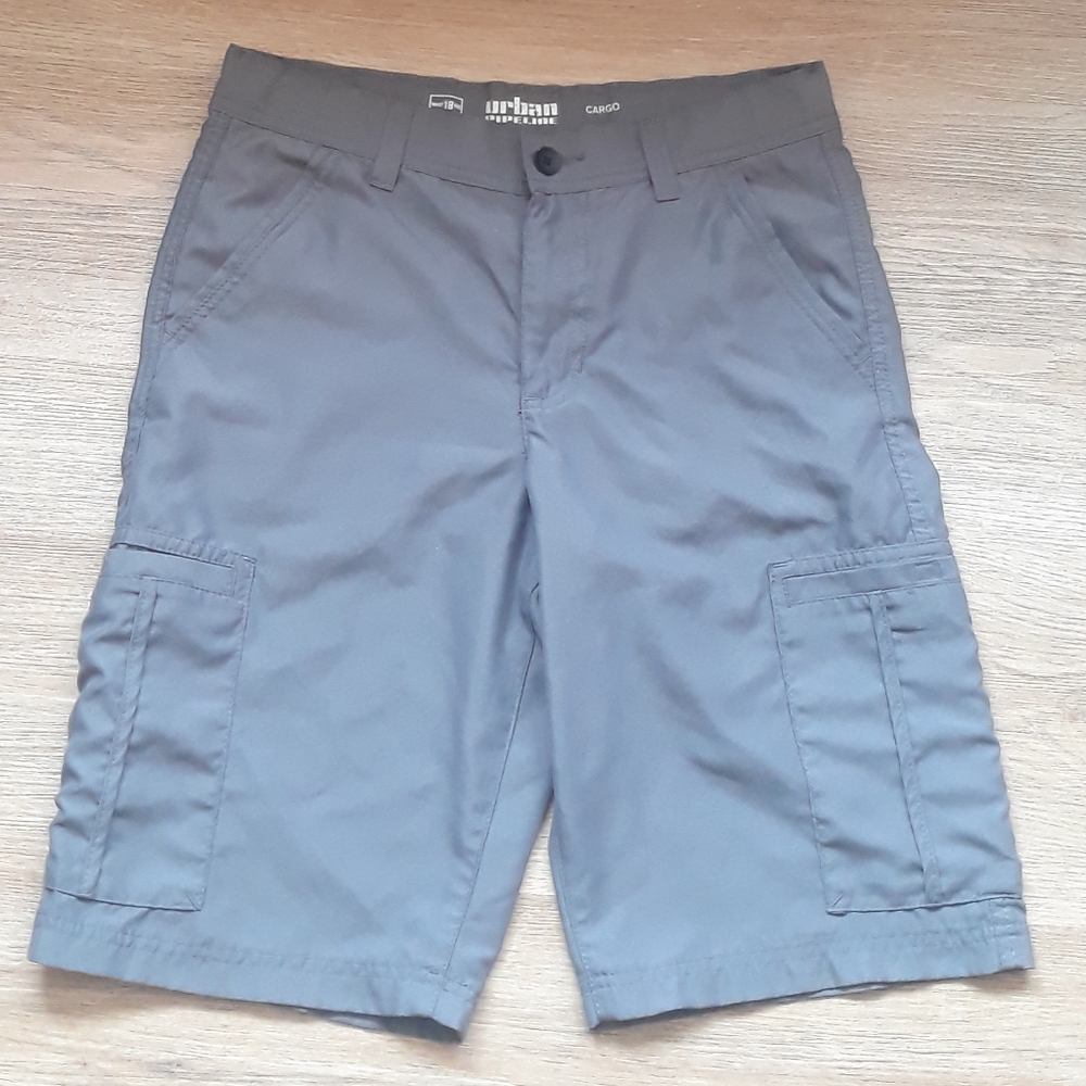 Urban Pipeline Boy's Gray Tech Cargo Shorts - Size 18 Regular